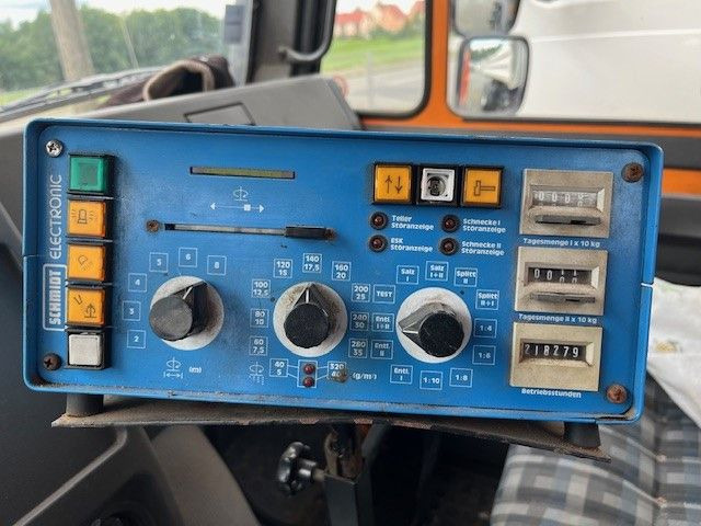 Tipper Mercedes-Benz Unimog 418/10 Winterdienst2000: picture 27 Tipper Mercedes-Benz Unimog 418/10 Winterdienst2000: picture 27