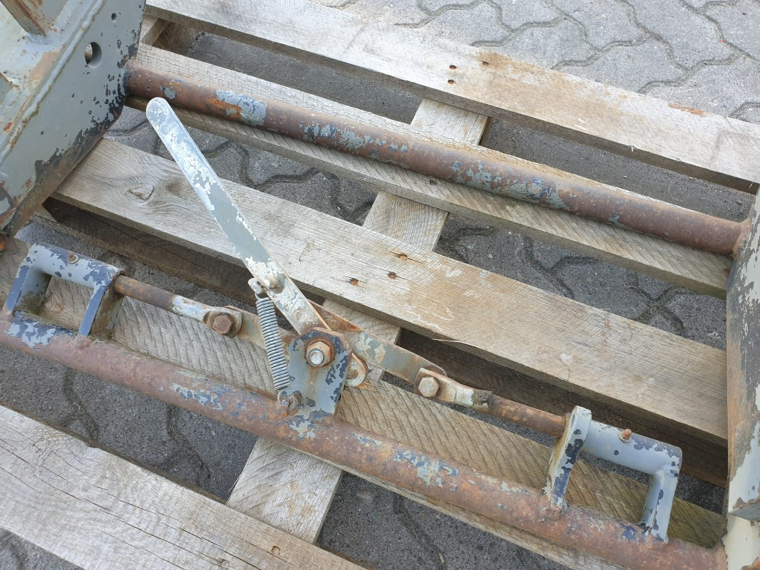 ADAPTERRAHMEN KRAMER / EURO - Front loader for tractor: picture 2 ADAPTERRAHMEN KRAMER / EURO - Front loader for tractor: picture 2