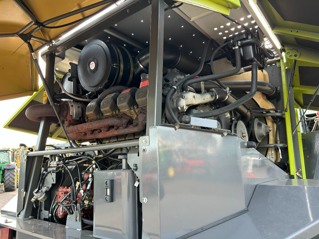 Harvester CLAAS Jaguar 890 mit Kemper 360 und PU: picture 15