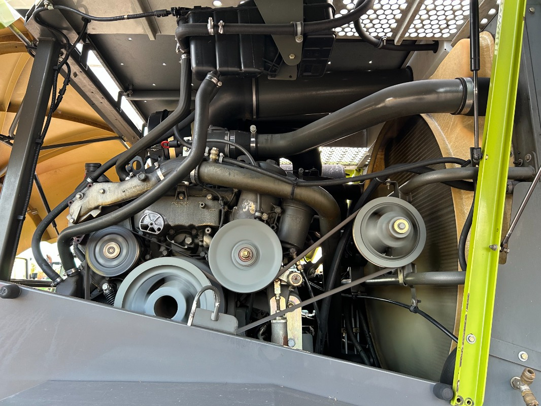 Harvester CLAAS Jaguar 890 mit Kemper 360 und PU: picture 14