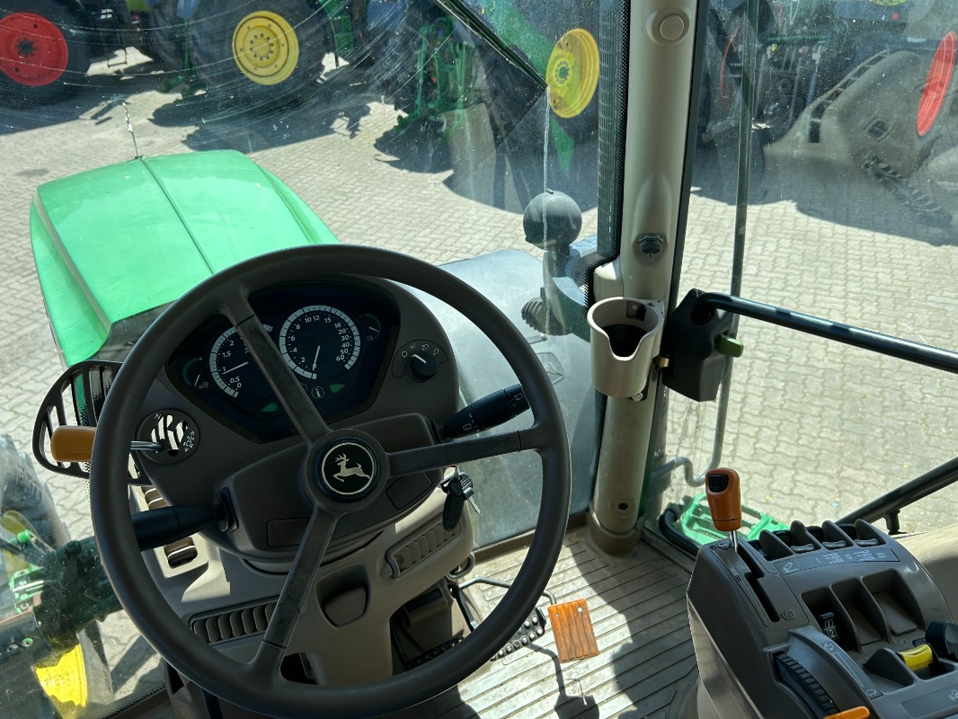 John Deere 6190R - Farm tractor: picture 2 John Deere 6190R - Farm tractor: picture 2