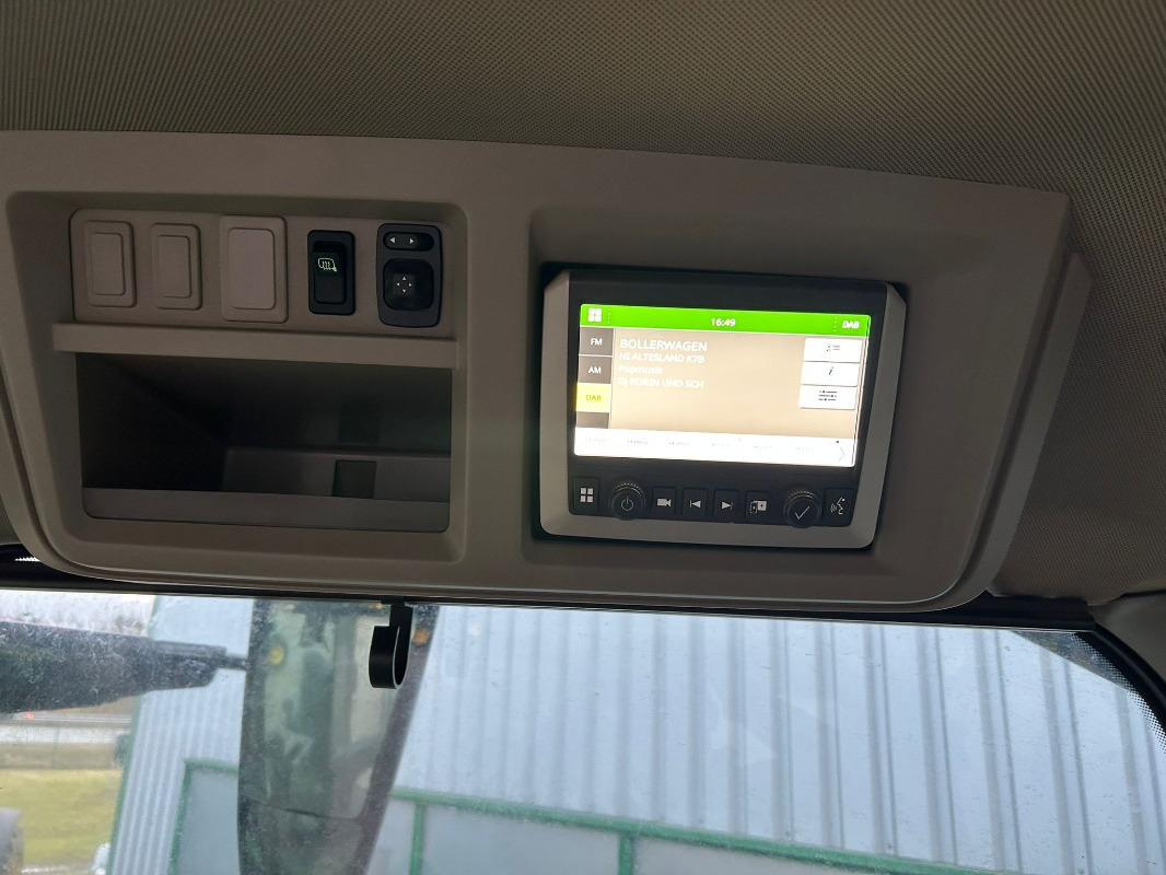 John Deere 7R 330 e23 - Farm tractor: picture 2 John Deere 7R 330 e23 - Farm tractor: picture 2