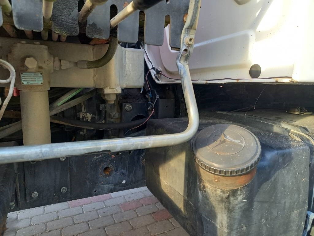 Crane truck Unimog UNIMOG 4X4: picture 29 Crane truck Unimog UNIMOG 4X4: picture 29