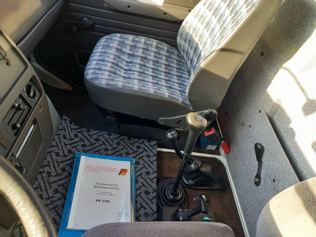 Crane truck Unimog UNIMOG 4X4: picture 34 Crane truck Unimog UNIMOG 4X4: picture 34