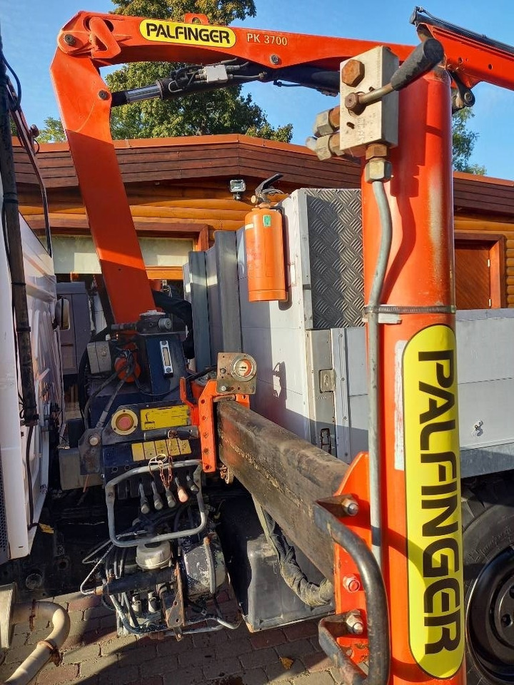 Crane truck Unimog UNIMOG 4X4: picture 19 Crane truck Unimog UNIMOG 4X4: picture 19