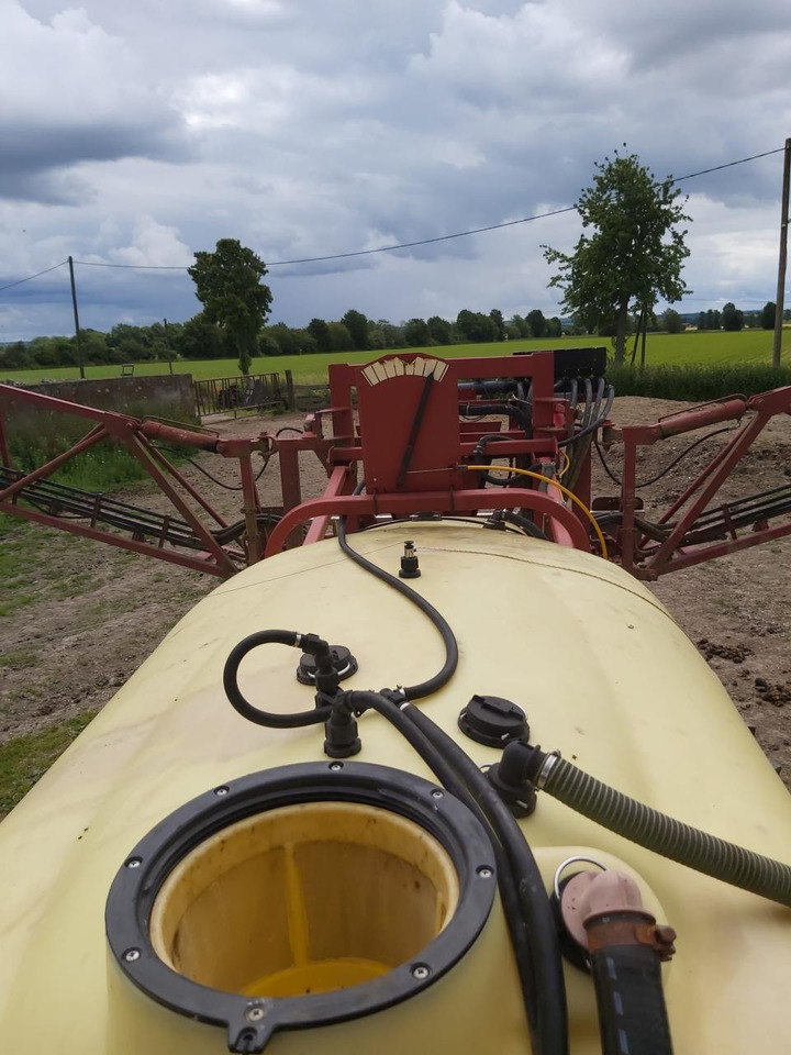 Hardi Commander 4200 - Trailed sprayer: picture 5 Hardi Commander 4200 - Trailed sprayer: picture 5