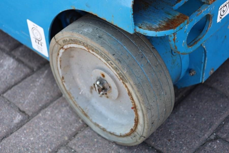 Articulated boom Genie GR20 Electric, 8m Working Height, Non Marking Tyre: picture 10