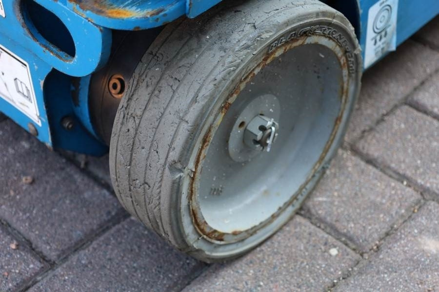 Articulated boom Genie GR20 Electric, 8m Working Height, Non Marking Tyre: picture 7