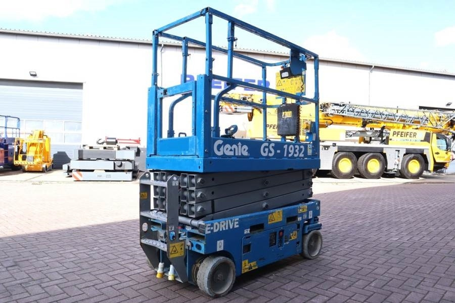 Genie GS1932 E-Drive Several In Stock, 8m Working Height  - Scissor lift: picture 2 Genie GS1932 E-Drive Several In Stock, 8m Working Height  - Scissor lift: picture 2