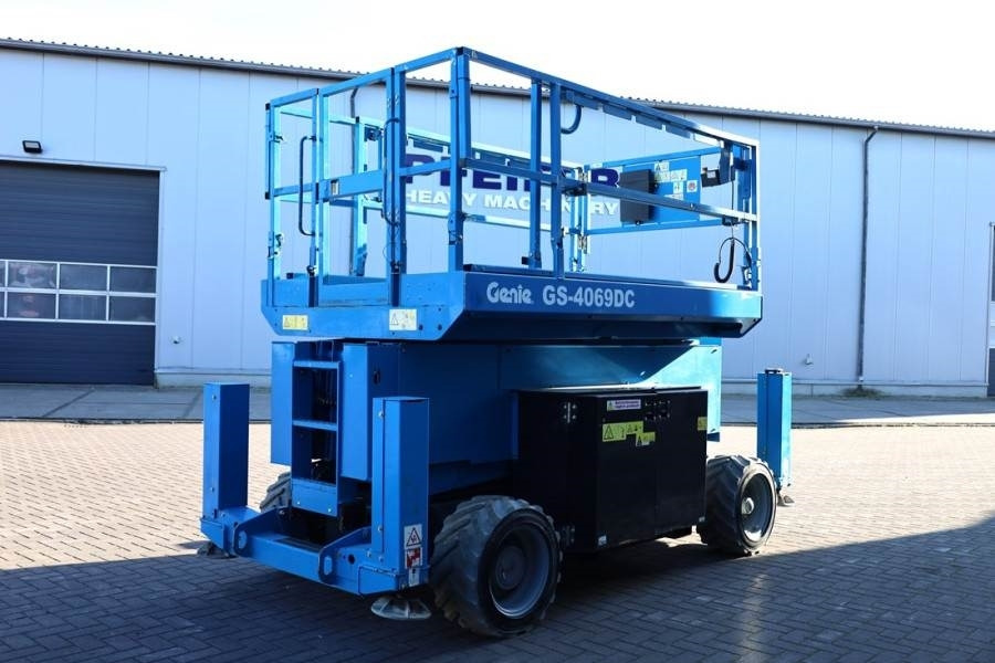 Genie GS4069DC Electric, 14m Working Height, 363kg Capac - Scissor lift: picture 2 Genie GS4069DC Electric, 14m Working Height, 363kg Capac - Scissor lift: picture 2