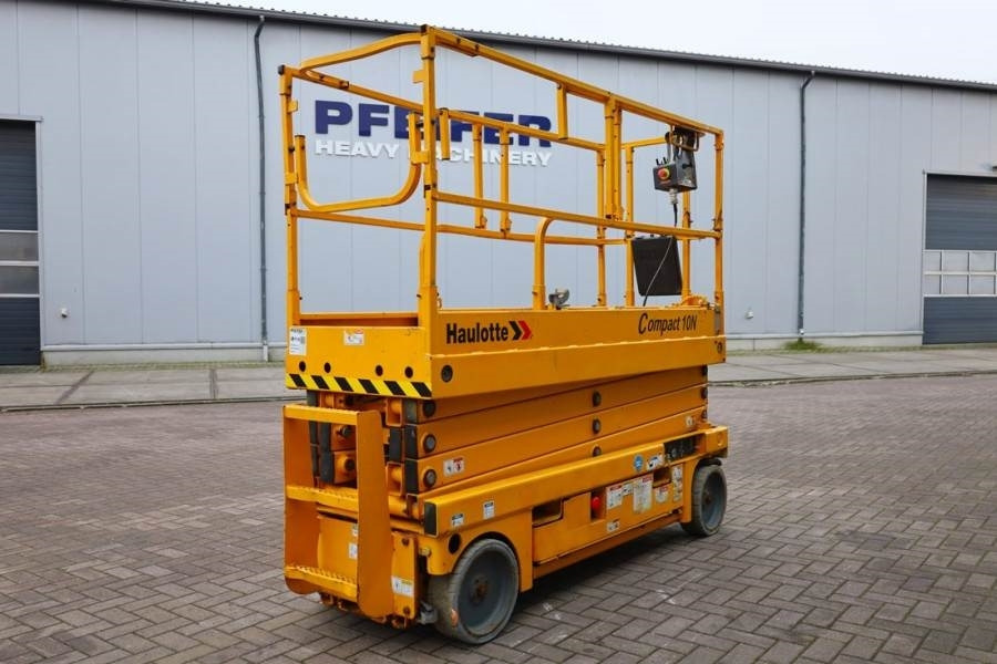 Haulotte Compact 10N As-Is, Electric, 10m Working Height, 2 - Scissor lift: picture 2 Haulotte Compact 10N As-Is, Electric, 10m Working Height, 2 - Scissor lift: picture 2