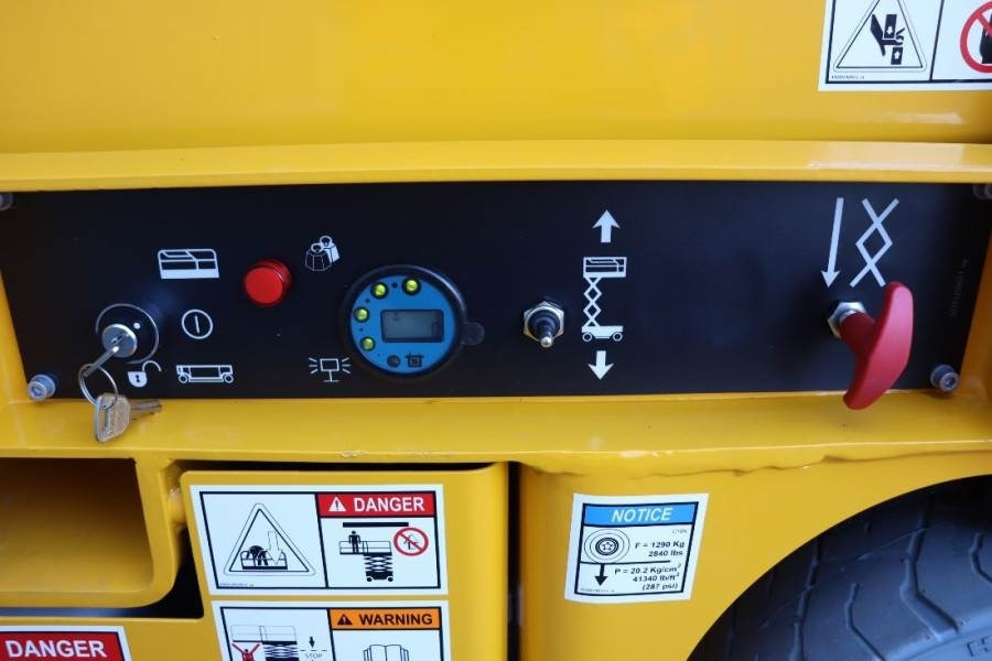 Haulotte Compact 10N Valid Inspection, *Guarantee! 10m Work - Scissor lift: picture 4 Haulotte Compact 10N Valid Inspection, *Guarantee! 10m Work - Scissor lift: picture 4