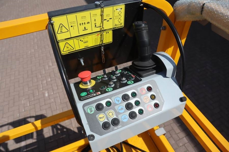 Haulotte Compact 12DX Valid Inspection, *Guarantee! Diesel, - Scissor lift: picture 4 Haulotte Compact 12DX Valid Inspection, *Guarantee! Diesel, - Scissor lift: picture 4