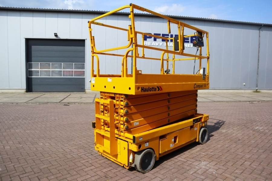 Haulotte Compact 14 Electric, 14m Working Height, 350kg Cap - Scissor lift: picture 2 Haulotte Compact 14 Electric, 14m Working Height, 350kg Cap - Scissor lift: picture 2