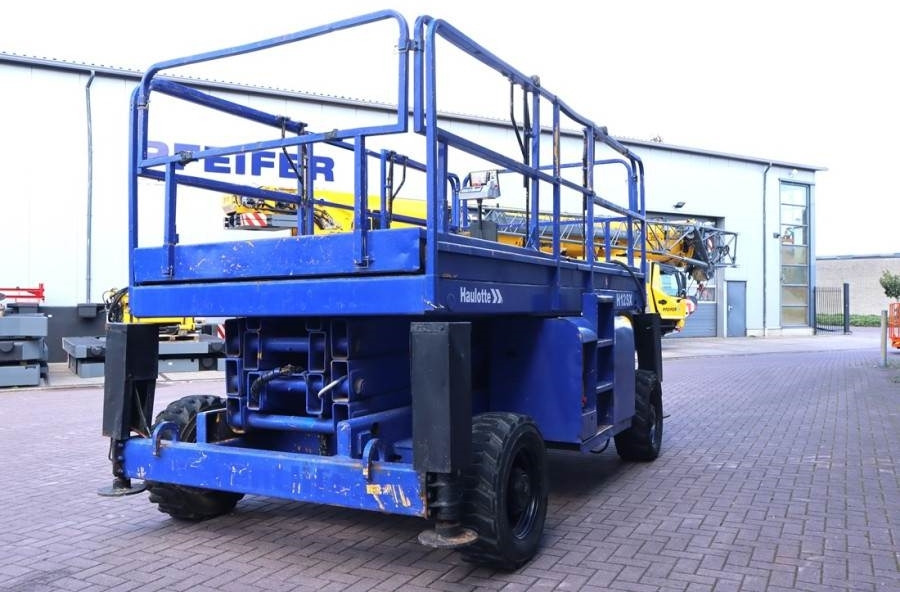 Haulotte H12SX Diesel, 4x4 Drive, 12m Working Height, 700kg - Scissor lift: picture 2 Haulotte H12SX Diesel, 4x4 Drive, 12m Working Height, 700kg - Scissor lift: picture 2