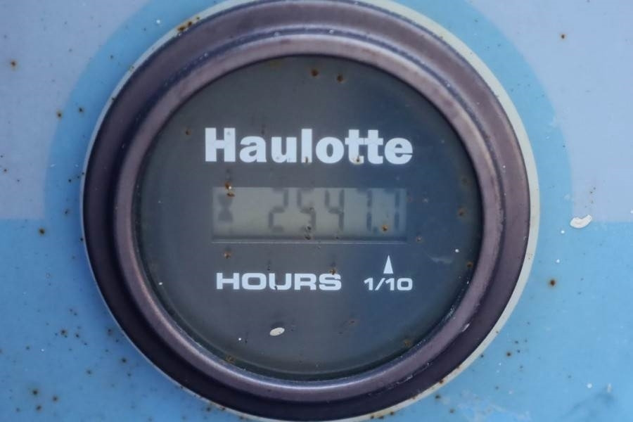 Haulotte H15SX Diesel, 4x4 Drive 15 Working Height, 500kg C  - Scissor lift: picture 5 Haulotte H15SX Diesel, 4x4 Drive 15 Working Height, 500kg C  - Scissor lift: picture 5