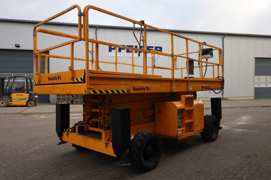 Haulotte H15SXL Diesel, 4x4 Drive, 15m Working Height, 500k - Scissor lift: picture 3 Haulotte H15SXL Diesel, 4x4 Drive, 15m Working Height, 500k - Scissor lift: picture 3