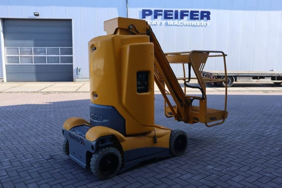 Haulotte STAR 10 Electric, 10m Working Height, 3m Reach, 20 - Scissor lift: picture 2 Haulotte STAR 10 Electric, 10m Working Height, 3m Reach, 20 - Scissor lift: picture 2