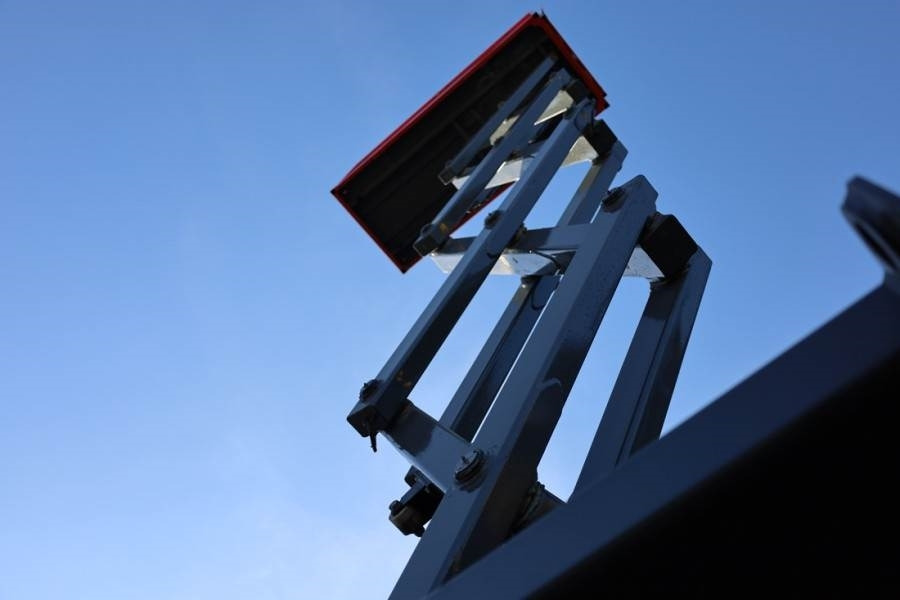 Scissor lift Holland Lift Ecostar HL-7810 Electric, 10m Working Height, 450k: picture 9 Scissor lift Holland Lift Ecostar HL-7810 Electric, 10m Working Height, 450k: picture 9