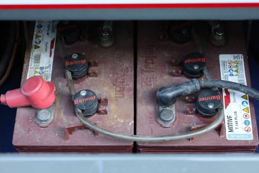 Scissor lift Holland Lift Ecostar HL-7810 Electric, 10m Working Height, 450k: picture 10 Scissor lift Holland Lift Ecostar HL-7810 Electric, 10m Working Height, 450k: picture 10