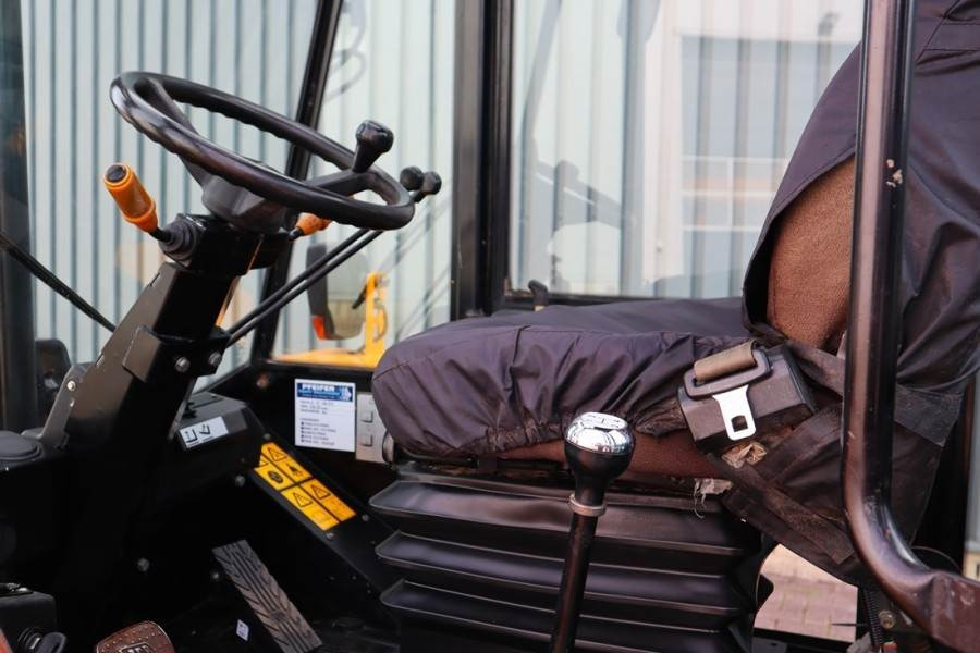 JCB 926 Diesel, 4x4 Drive, Triplex mast, 5500mm Liftin - Rough terrain forklift: picture 3 JCB 926 Diesel, 4x4 Drive, Triplex mast, 5500mm Liftin - Rough terrain forklift: picture 3