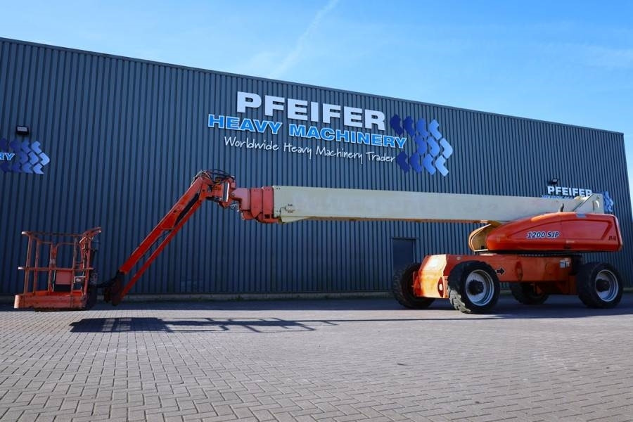 JLG 1200SJP Diesel, 4x4x4 Drive, 38.7m Working Height, - Telescopic boom: picture 1 JLG 1200SJP Diesel, 4x4x4 Drive, 38.7m Working Height, - Telescopic boom: picture 1