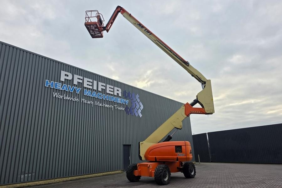 JLG 800AJ Diesel, 4x4x4 Drive, 26.5m Working Height, 1 - Articulated boom: picture 2 JLG 800AJ Diesel, 4x4x4 Drive, 26.5m Working Height, 1 - Articulated boom: picture 2