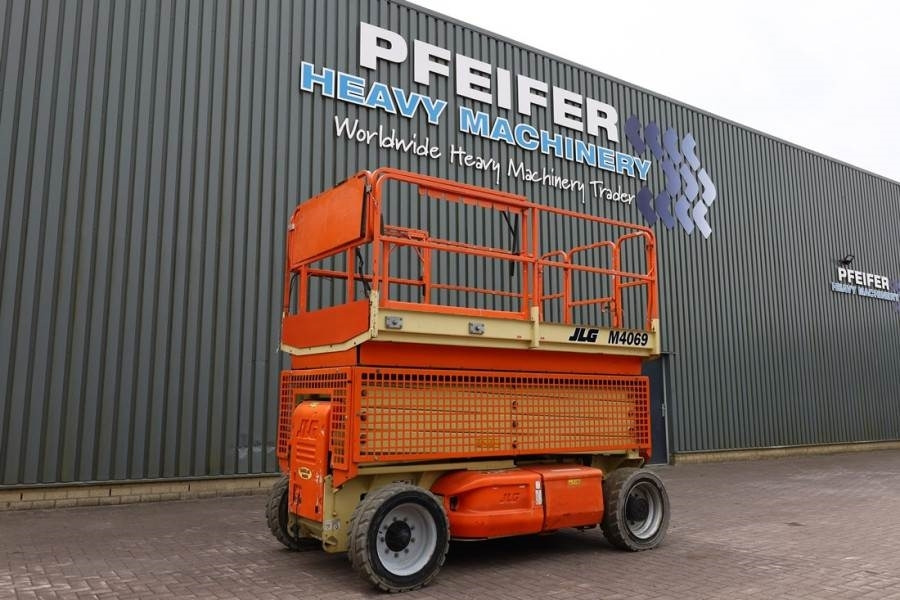 JLG M4069 Hybrid, 14.2m Working Height, 360kg Capacity - Scissor lift: picture 1 JLG M4069 Hybrid, 14.2m Working Height, 360kg Capacity - Scissor lift: picture 1