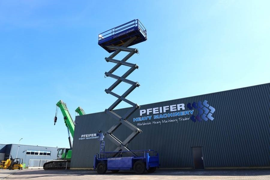 Liftlux SL245-25D 4WD Diesel, 4x4 Drive, 26.5m Working Hei  - Scissor lift: picture 3 Liftlux SL245-25D 4WD Diesel, 4x4 Drive, 26.5m Working Hei  - Scissor lift: picture 3