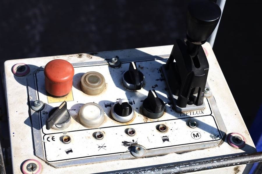 Liftlux SL245-25D 4WD Diesel, 4x4 Drive, 26.5m Working Hei  - Scissor lift: picture 4 Liftlux SL245-25D 4WD Diesel, 4x4 Drive, 26.5m Working Hei  - Scissor lift: picture 4