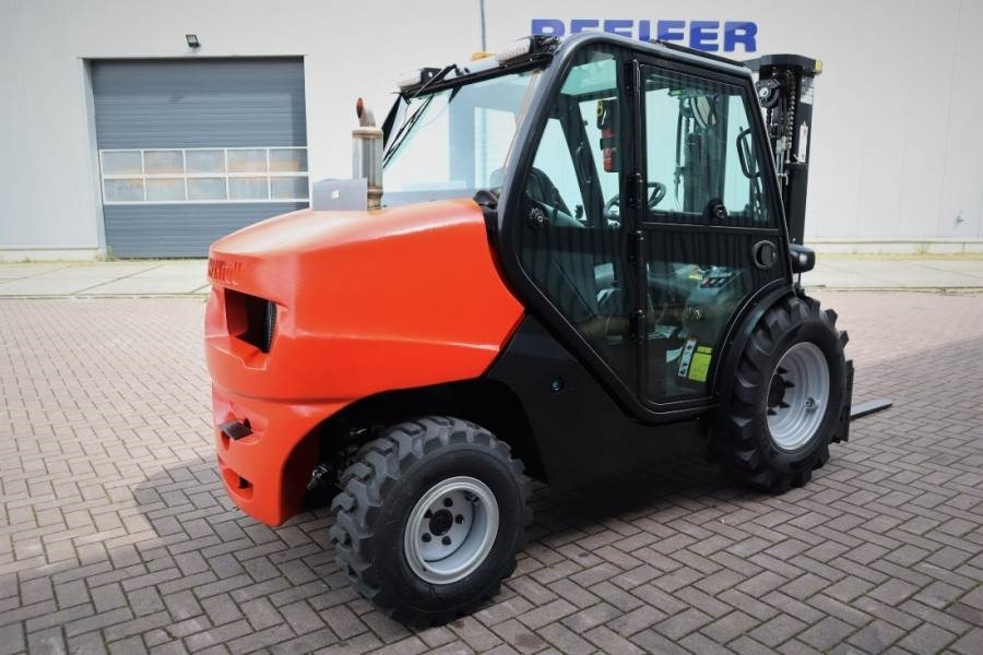 Manitou MC25-4 Valid Inspection, *Guarantee, Diesel, 4x4 D - Rough terrain forklift: picture 3 Manitou MC25-4 Valid Inspection, *Guarantee, Diesel, 4x4 D - Rough terrain forklift: picture 3