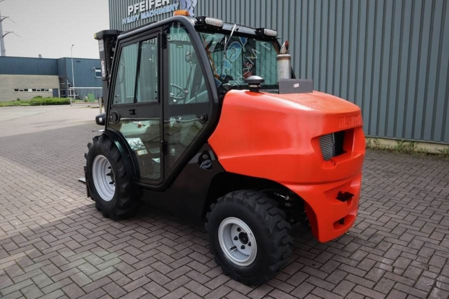 Manitou MC25-4 Valid Inspection, *Guarantee, Diesel, 4x4 D - Rough terrain forklift: picture 4 Manitou MC25-4 Valid Inspection, *Guarantee, Diesel, 4x4 D - Rough terrain forklift: picture 4