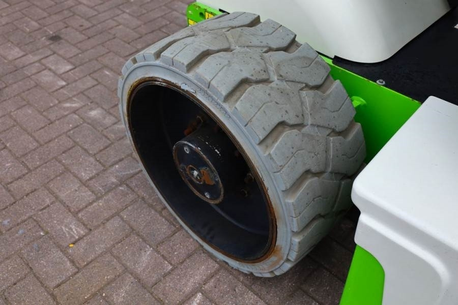 Articulated boom Niftylift HR17N Hybrid MK3 Hybrid Battery & Diesel, 17m Work: picture 19 Articulated boom Niftylift HR17N Hybrid MK3 Hybrid Battery & Diesel, 17m Work: picture 19