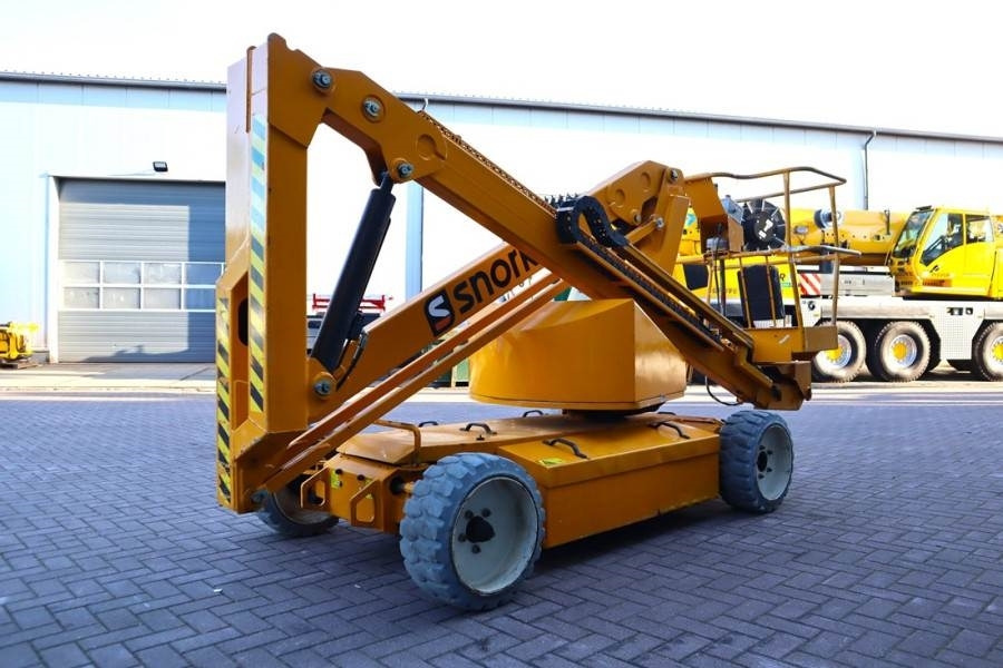 Snorkel A38E Electric, 13.5m Working Height, 6.1m Reach, 2 - Articulated boom: picture 2 Snorkel A38E Electric, 13.5m Working Height, 6.1m Reach, 2 - Articulated boom: picture 2