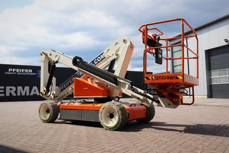 Snorkel A38E Valid Inspection, *Guarantee! Electric, 13.5m - Articulated boom: picture 2 Snorkel A38E Valid Inspection, *Guarantee! Electric, 13.5m - Articulated boom: picture 2
