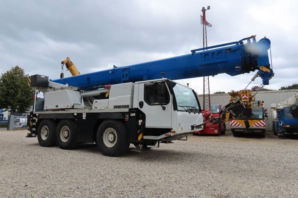 Liebherr LTM 1050-3.1 - All terrain crane: picture 2 Liebherr LTM 1050-3.1 - All terrain crane: picture 2