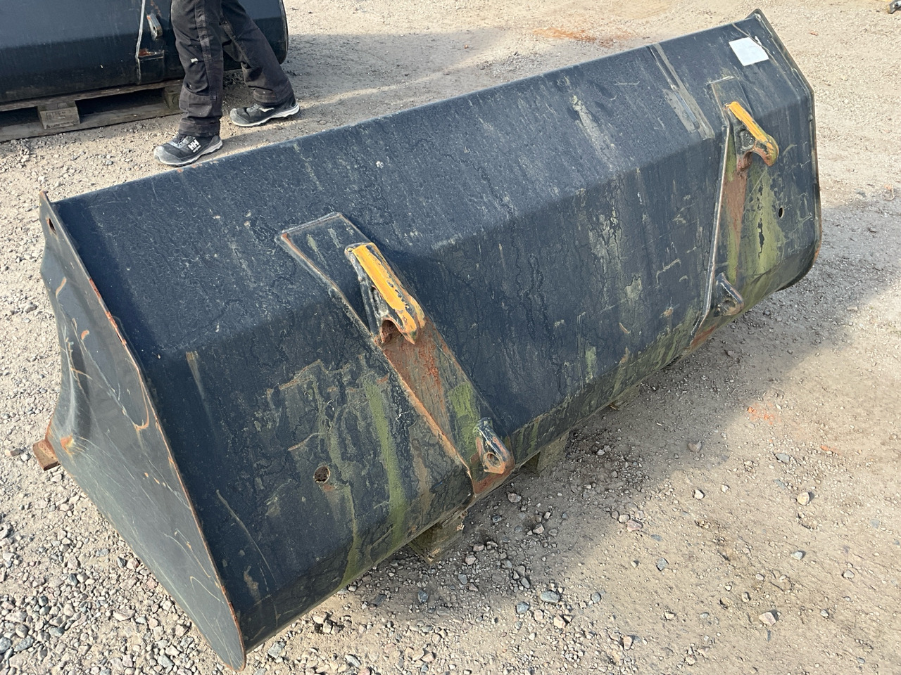 Ålö 180 - Bucket for Agricultural machinery: picture 1 Ålö 180 - Bucket for Agricultural machinery: picture 1