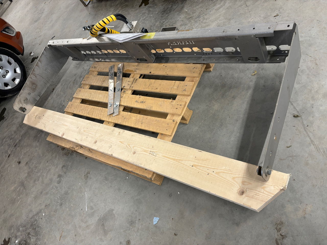 CW-spridaren 1-285 - Sand/ Salt spreader: picture 1 CW-spridaren 1-285 - Sand/ Salt spreader: picture 1