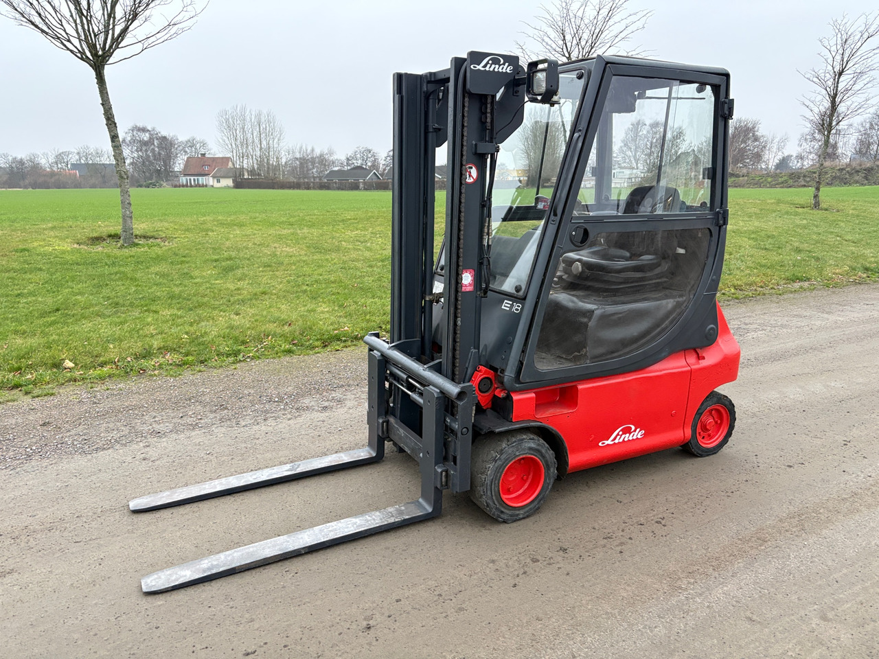 Linde E18P - Material handling equipment: picture 1 Linde E18P - Material handling equipment: picture 1