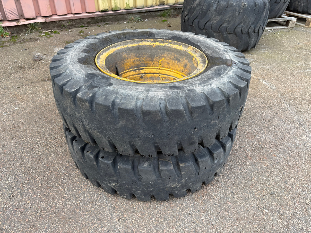 Mitas EM-23 - Tire for Construction machinery: picture 1 Mitas EM-23 - Tire for Construction machinery: picture 1