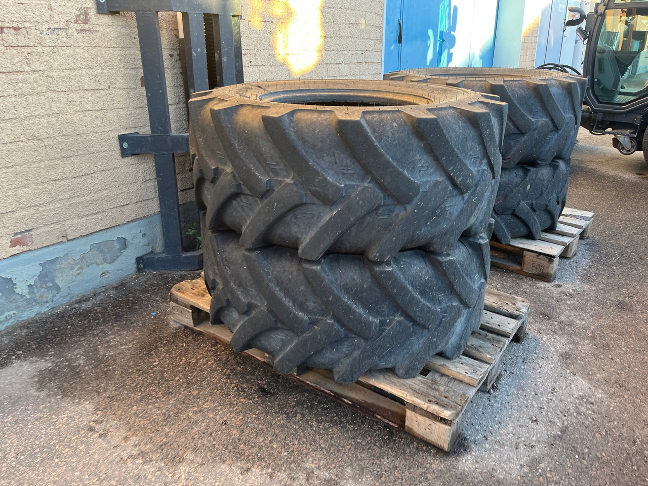 Mitas Traction TR-01 - Tire for Construction machinery: picture 1 Mitas Traction TR-01 - Tire for Construction machinery: picture 1