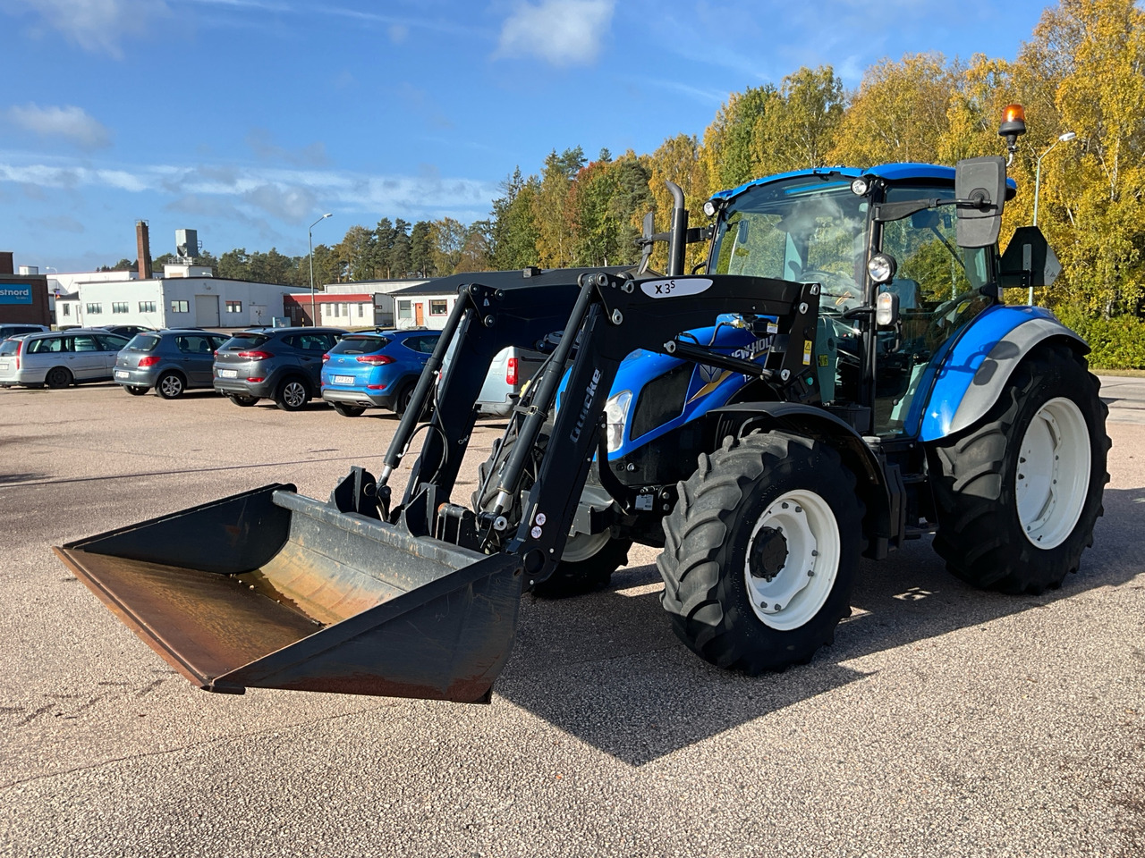 New Holland T5.85 - Farm tractor: picture 1 New Holland T5.85 - Farm tractor: picture 1