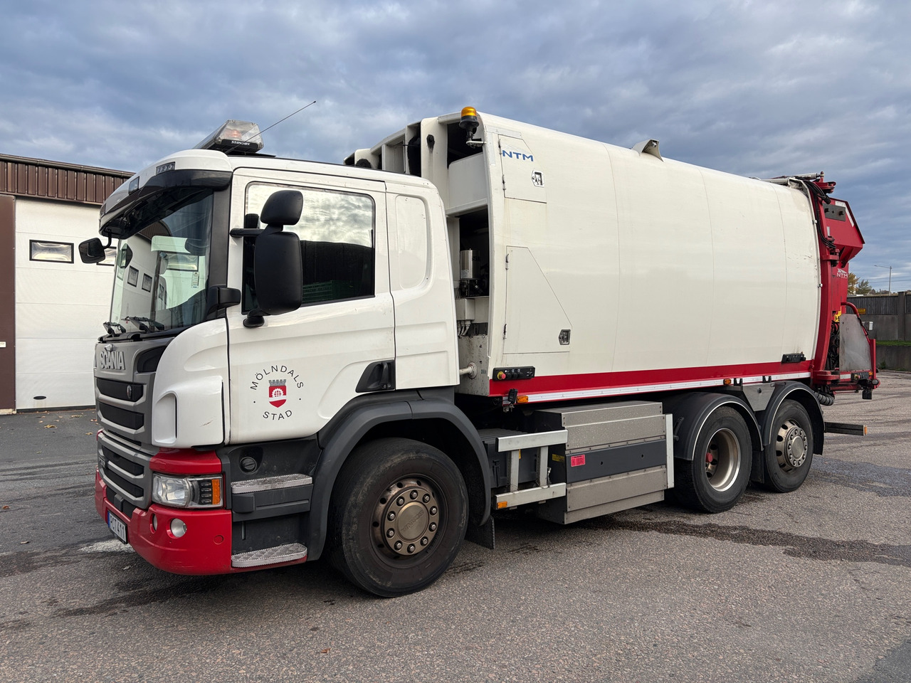 Scania P340LB6X2 - Garbage truck: picture 1 Scania P340LB6X2 - Garbage truck: picture 1