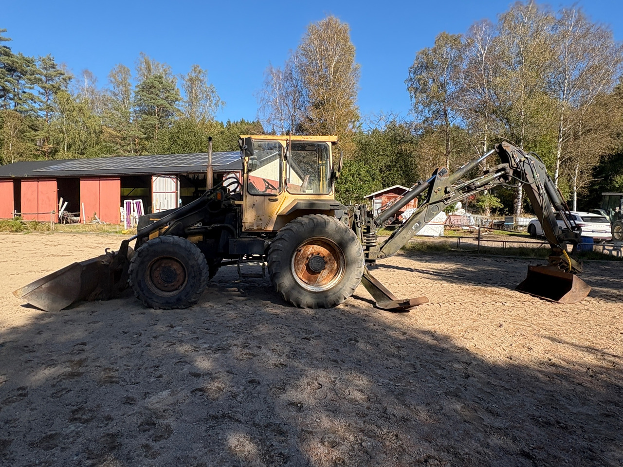 Valmet 8000 - Backhoe loader: picture 1 Valmet 8000 - Backhoe loader: picture 1