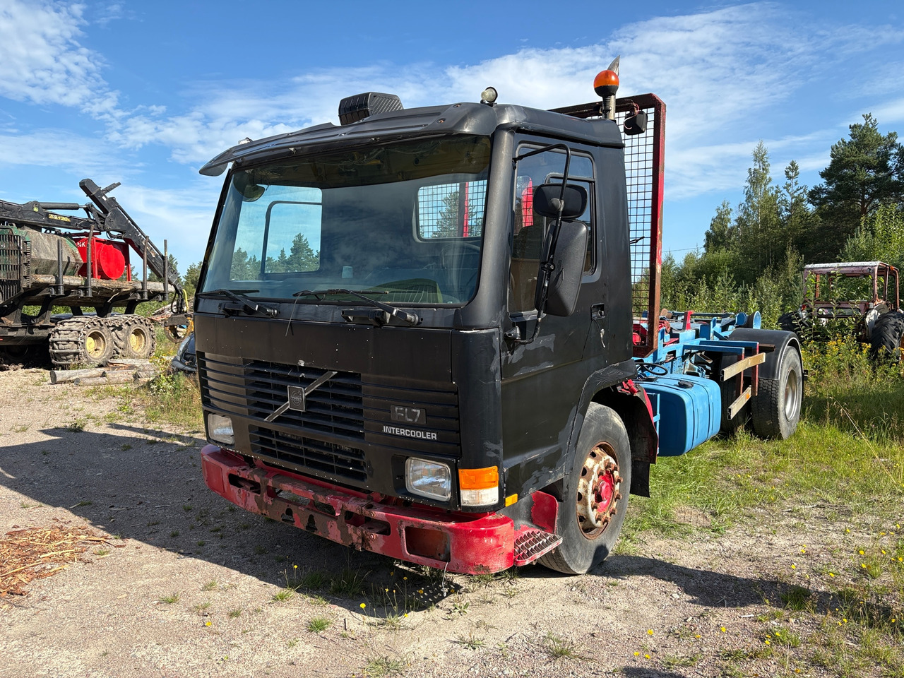 Volvo FL7 - Hook lift truck: picture 1 Volvo FL7 - Hook lift truck: picture 1