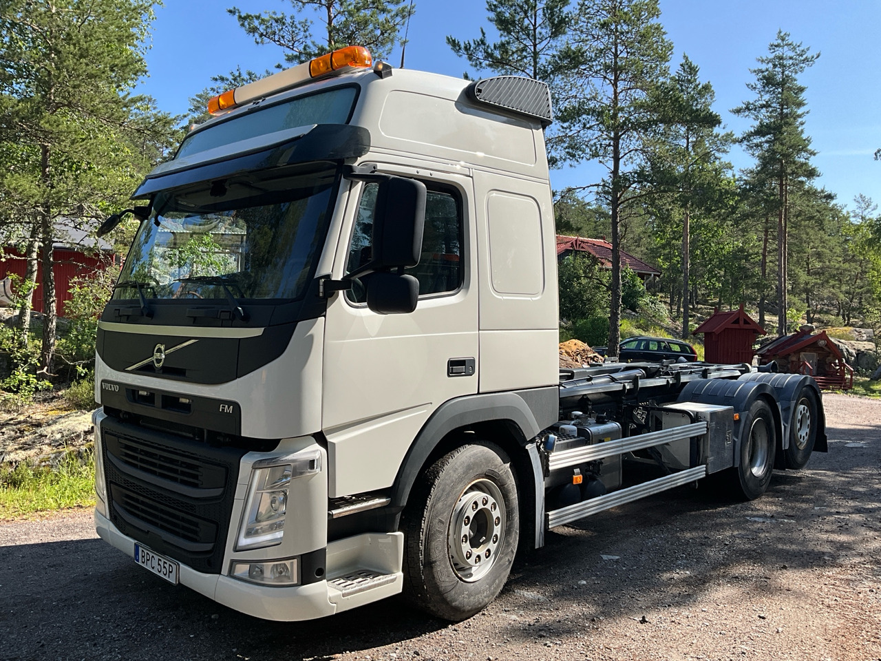 Volvo FM 6x2 - Hook lift truck: picture 1 Volvo FM 6x2 - Hook lift truck: picture 1