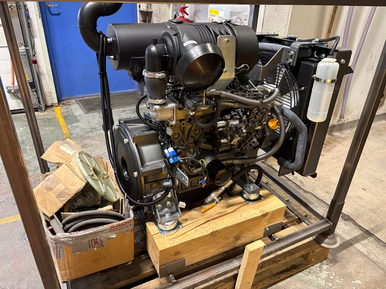 Yanmar 4TNV88-BDYE - Construction equipment: picture 1 Yanmar 4TNV88-BDYE - Construction equipment: picture 1