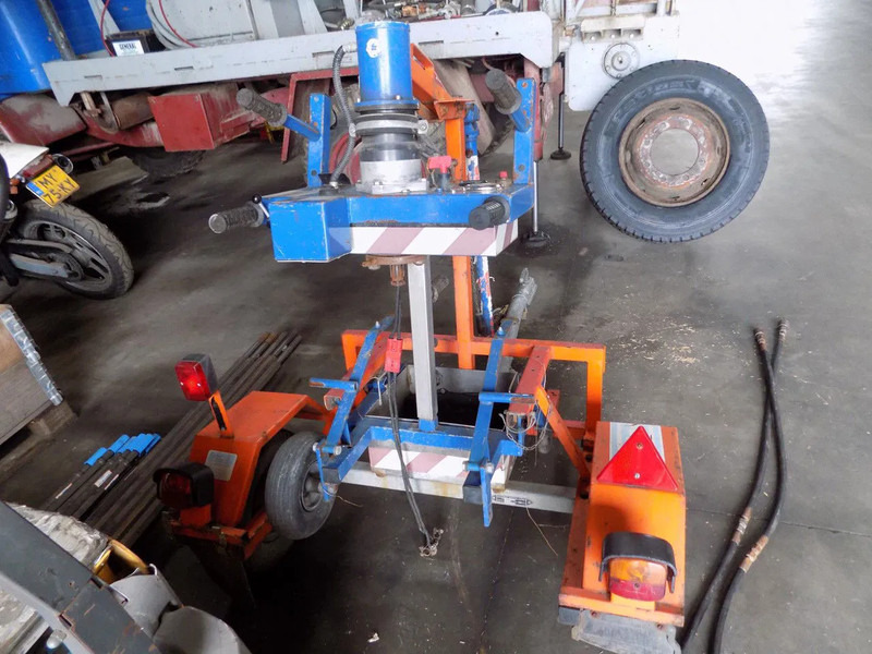 DRO ge boormachine droog - Drilling machine: picture 2 DRO ge boormachine droog - Drilling machine: picture 2