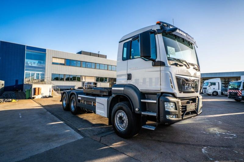 MAN TGS 33.430 BL - Hook lift truck: picture 2 MAN TGS 33.430 BL - Hook lift truck: picture 2