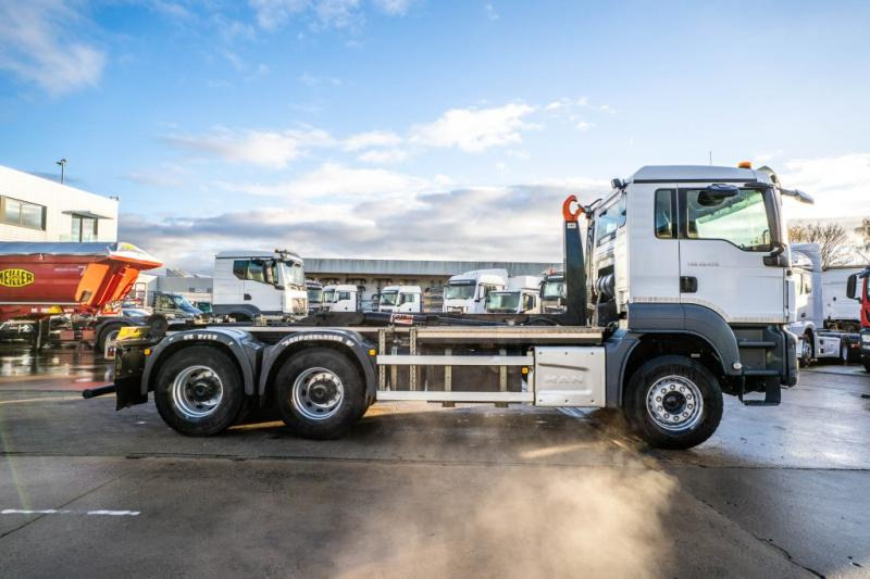 MAN TGS 33.470 BL - 64 456 KM - Hook lift truck: picture 3 MAN TGS 33.470 BL - 64 456 KM - Hook lift truck: picture 3